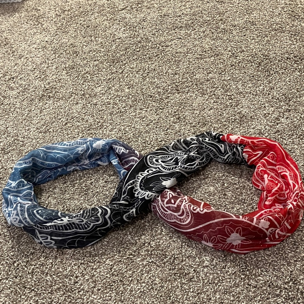 Multicolor Paisley-esque Pattern Circle Infinity Scarf - Picture 2 of 3
